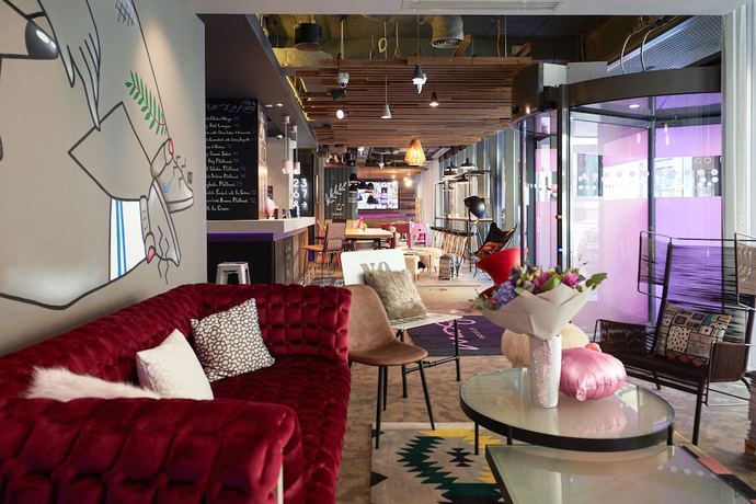 Imagen del bar/restaurante del Hotel Moxy Bucharest Old Town. Foto 5