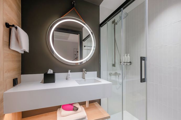 Imagen de la habitación del Hotel Moxy Budapest Downtown. Foto 7