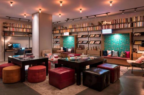 Imagen general del Hotel Moxy Chicago Downtown. Foto 10