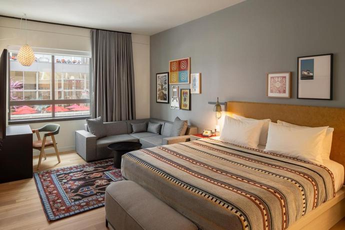Imagen de la habitación del Hotel Moxy Cincinnati Downtown. Foto 3
