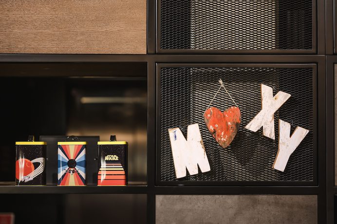 Imagen de los interiores del Hotel Moxy Dresden Neustadt. Foto 20