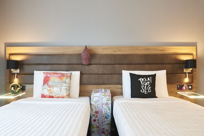 Imagen de la habitación del Hotel Moxy Dublin City. Foto 13