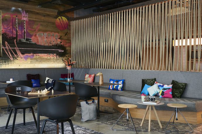 Imagen del bar/restaurante del Hotel Moxy Dublin City. Foto 11