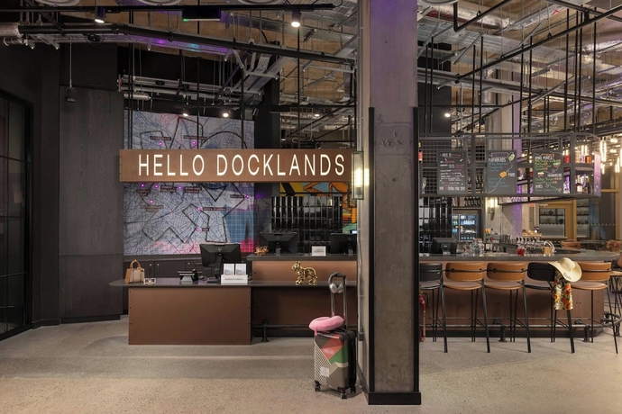 Imagen del bar/restaurante del Hotel Moxy Dublin Docklands. Foto 4