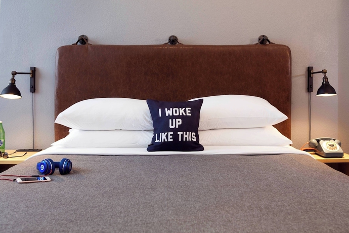 Imagen de la habitación del Hotel Moxy Dublin Docklands. Foto 16