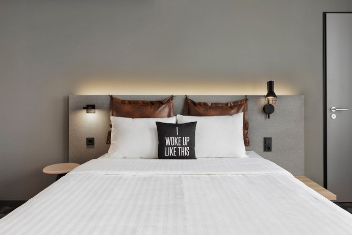 Imagen de la habitación del Hotel Moxy Duesseldorf City. Foto 3