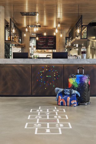 Imagen de los interiores del Hotel Moxy Duesseldorf South. Foto 16