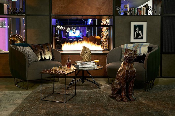 Imagen de los interiores del Hotel Moxy Edinburgh Airport. Foto 18