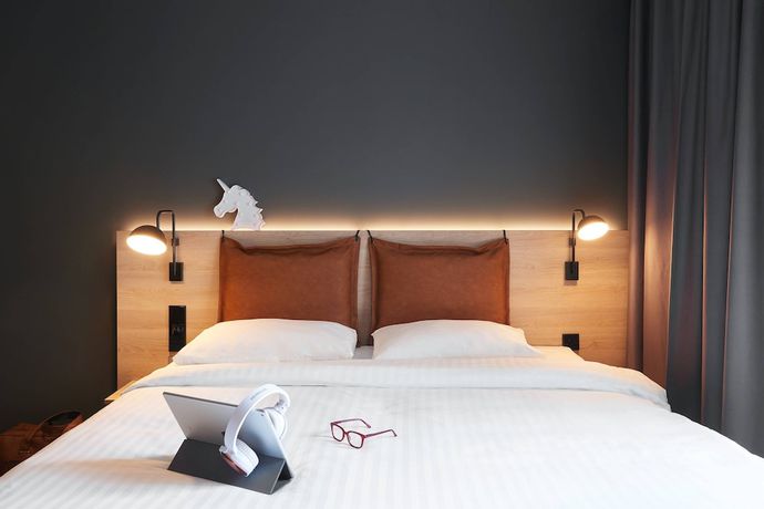 Imagen de la habitación del Hotel Moxy Edinburgh. Foto 7