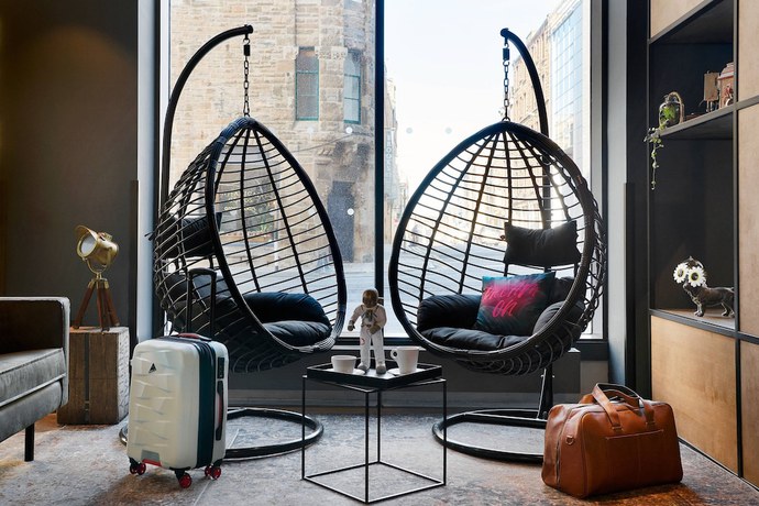 Imagen de la habitación del Hotel Moxy Edinburgh. Foto 11