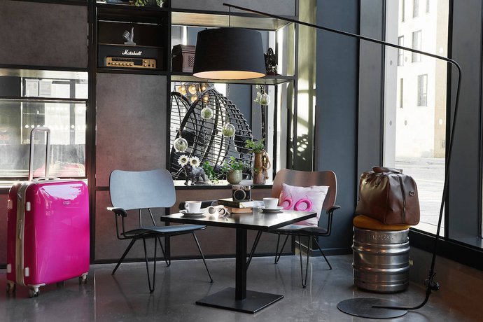 Imagen del bar/restaurante del Hotel Moxy Edinburgh. Foto 4