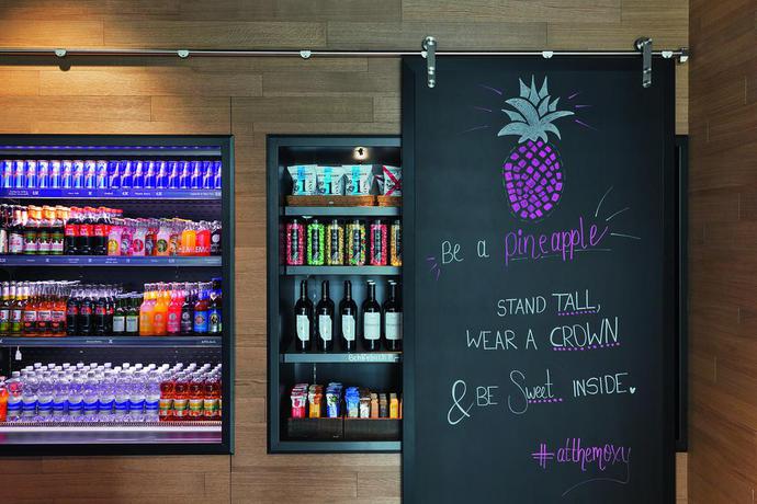 Imagen de los interiores del Hotel Moxy Frankfurt City Center. Foto 11