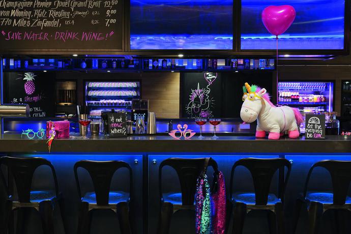 Imagen del bar/restaurante del Hotel Moxy Frankfurt City Center. Foto 2