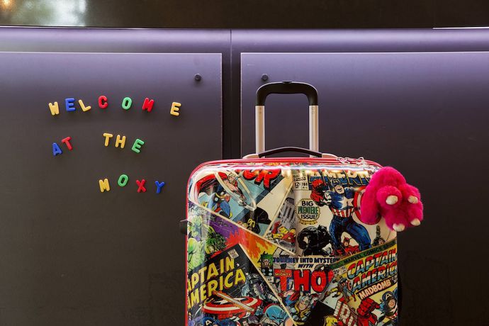 Imagen de los interiores del Hotel Moxy Frankfurt East. Foto 9