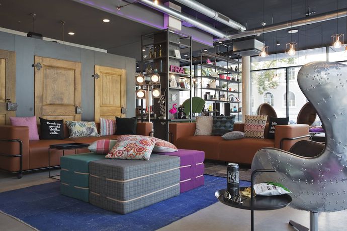 Imagen de los interiores del Hotel Moxy Frankfurt East. Foto 11