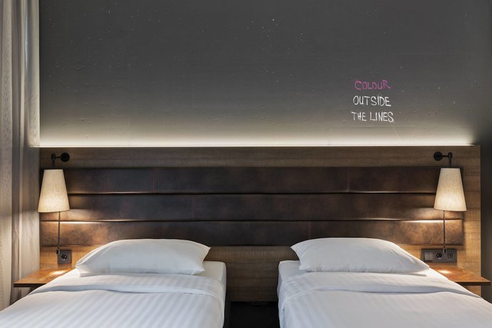 Imagen de la habitación del Hotel Moxy Frankfurt East. Foto 5