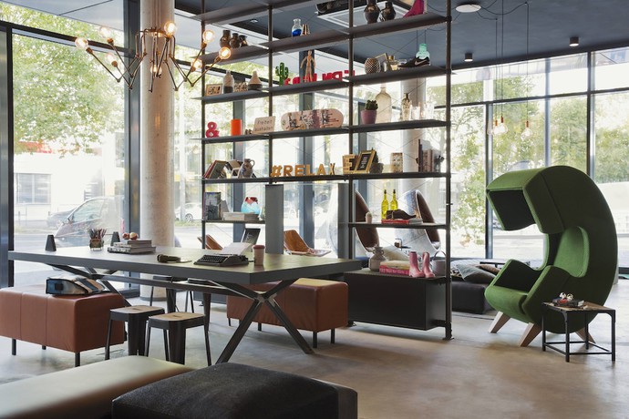 Imagen de los interiores del Hotel Moxy Frankfurt East. Foto 18