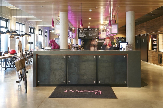 Imagen de los interiores del Hotel Moxy Frankfurt Eschborn. Foto 17