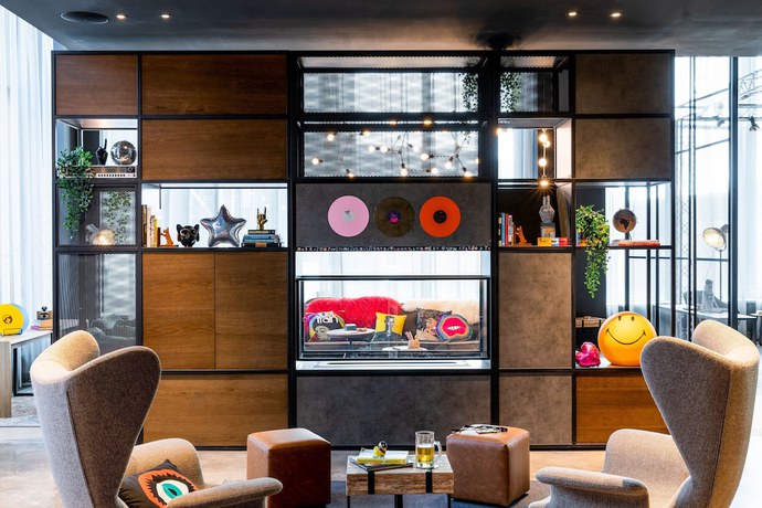 Imagen de los interiores del Hotel Moxy Glasgow SEC. Foto 20