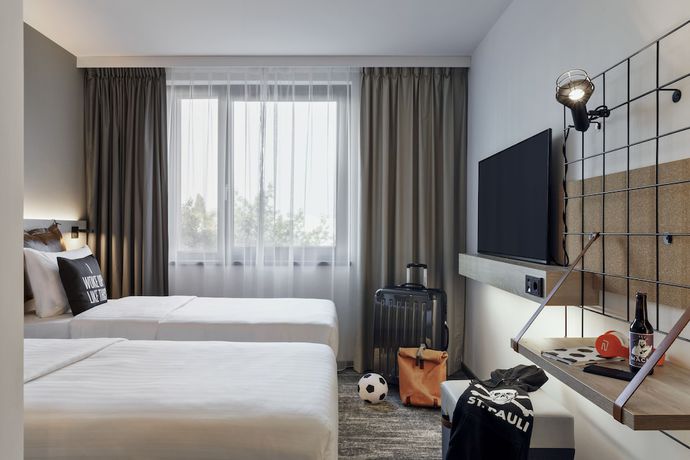 Imagen de la habitación del Hotel Moxy Hamburg City. Foto 5