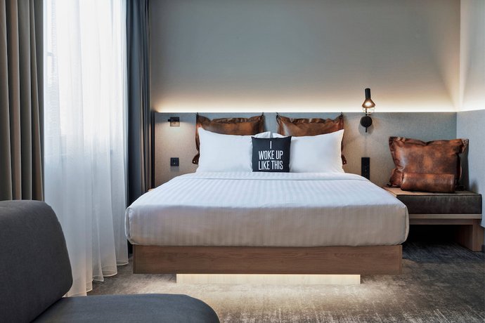 Imagen de la habitación del Hotel Moxy Hamburg City. Foto 10