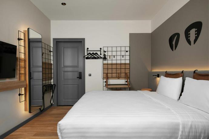 Imagen de la habitación del Hotel Moxy Istanbul Beyoglu. Foto 6