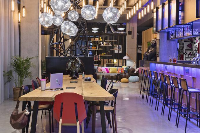 Imagen del bar/restaurante del Hotel Moxy Katowice Airport. Foto 7