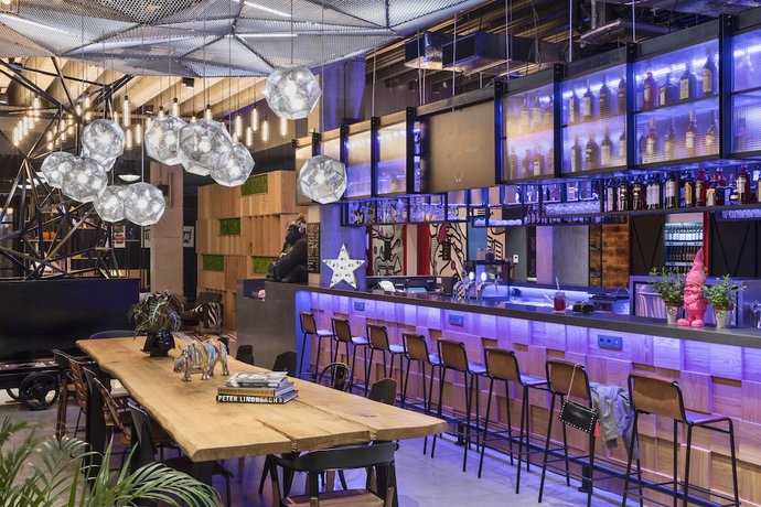 Imagen del bar/restaurante del Hotel Moxy Katowice Airport. Foto 8