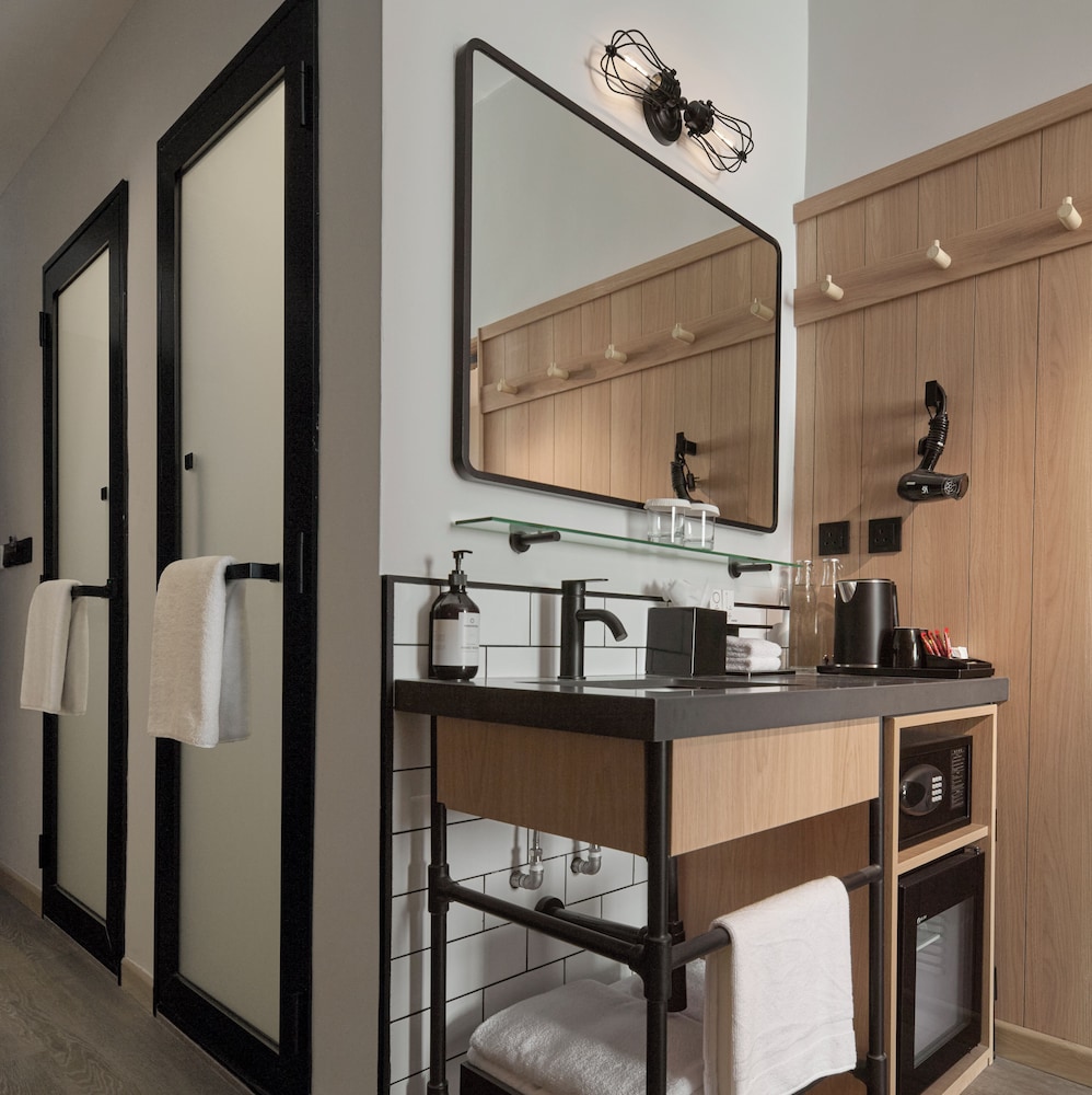 Imagen de la habitación del Hotel Moxy Kuala Lumpur Chinatown. Foto 8
