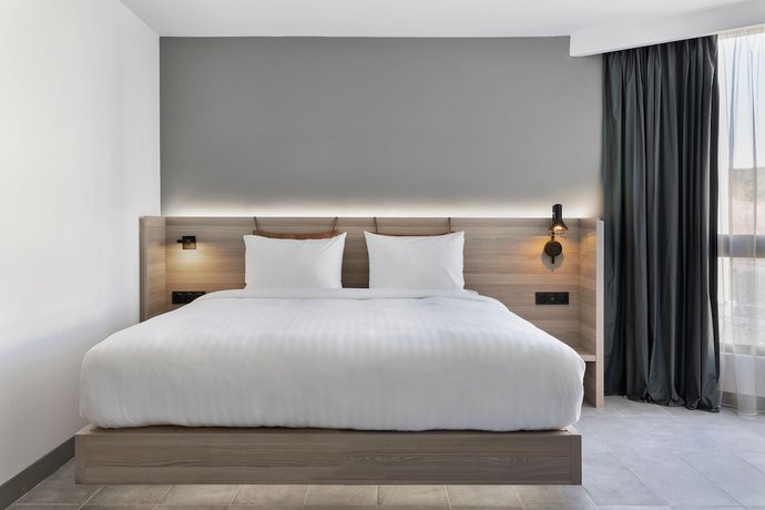 Imagen de la habitación del Hotel Moxy La Ciotat. Foto 5