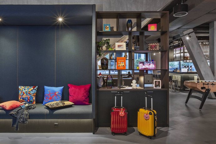 Imagen de los interiores del Hotel Moxy Lausanne City. Foto 17