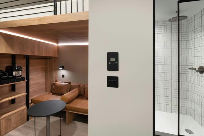 Imagen de la habitación del Hotel Moxy London Piccadilly Circus. Foto 1