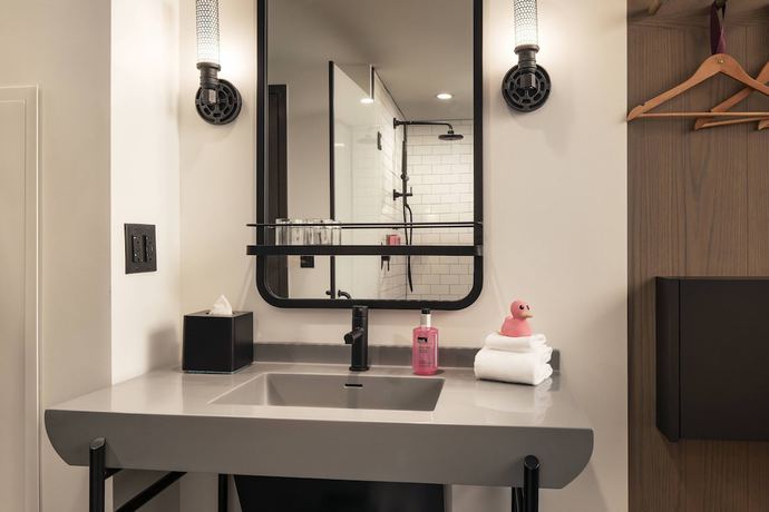 Imagen de la habitación del Hotel Moxy Louisville Downtown. Foto 6