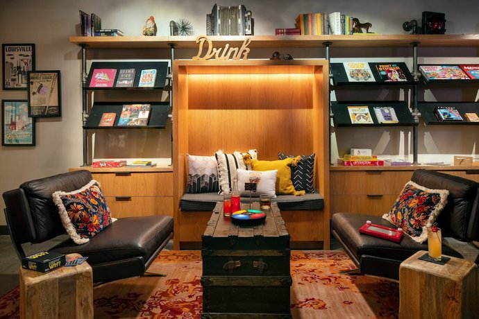 Imagen de los interiores del Hotel Moxy Louisville Downtown. Foto 18