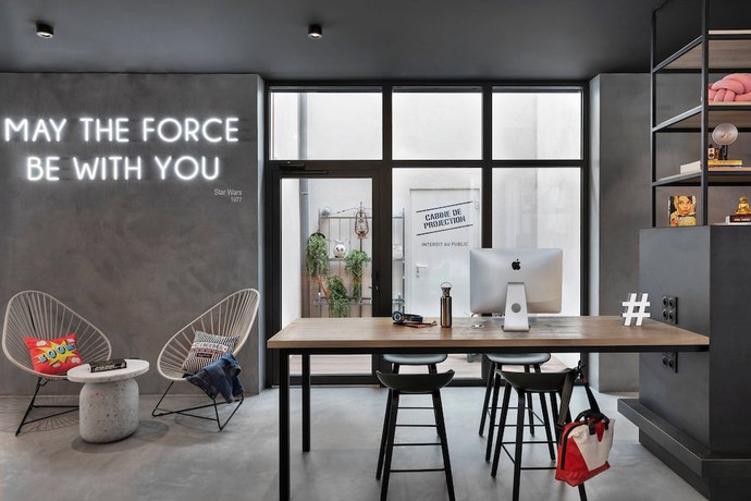 Imagen del bar/restaurante del Hotel Moxy Lyon Airport. Foto 3