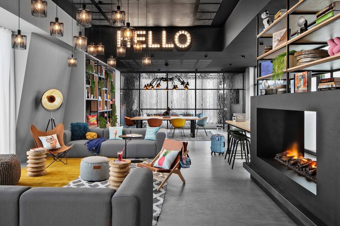 Imagen del bar/restaurante del Hotel Moxy Lyon Airport. Foto 8