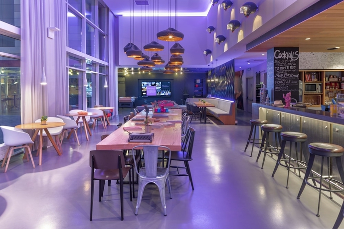 Imagen de los interiores del Hotel Moxy Milan Malpensa Airport. Foto 14