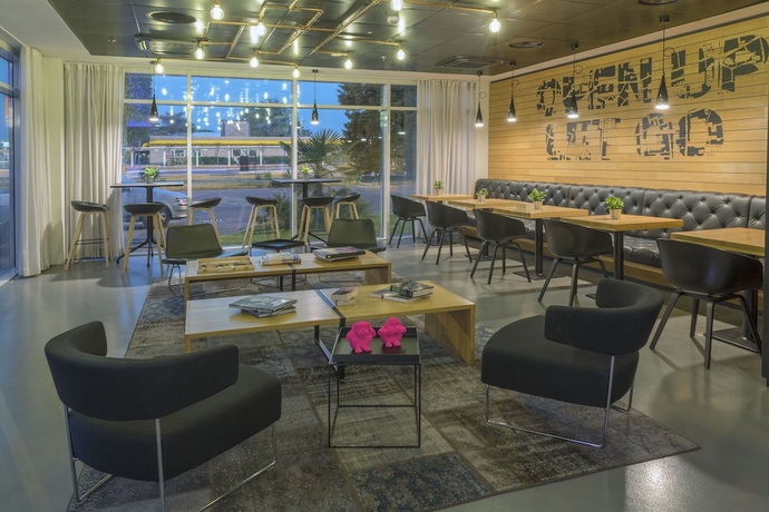 Imagen de los interiores del Hotel Moxy Milan Malpensa Airport. Foto 19