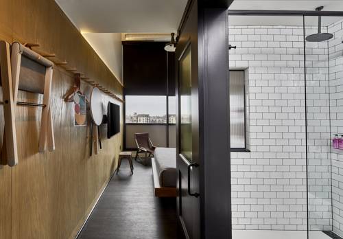 Imagen de la habitación del Hotel Moxy Minneapolis Uptown. Foto 2
