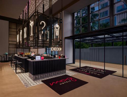 Imagen de los interiores del Hotel Moxy Mumbai Andheri West. Foto 9