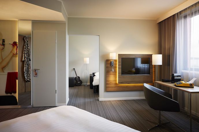 Imagen de la habitación del Hotel Moxy Munich Messe. Foto 4