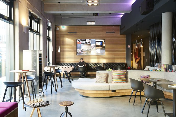 Imagen del bar/restaurante del Hotel Moxy Munich Messe. Foto 2