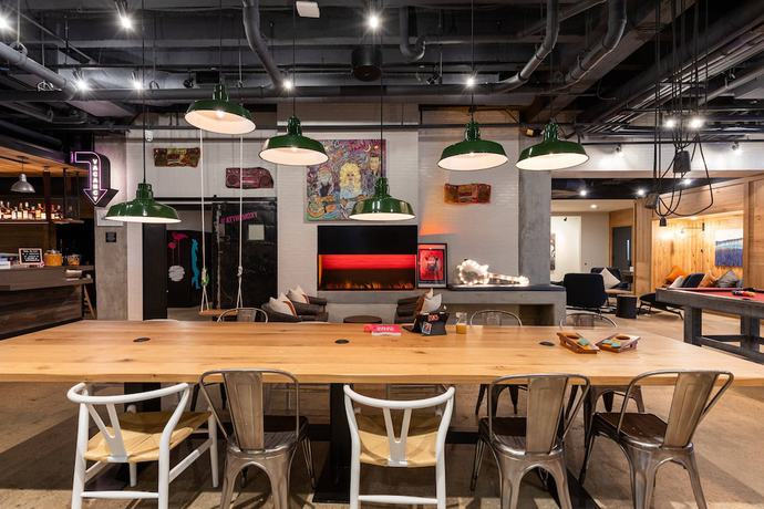 Imagen de los interiores del Hotel Moxy Nashville Downtown. Foto 19