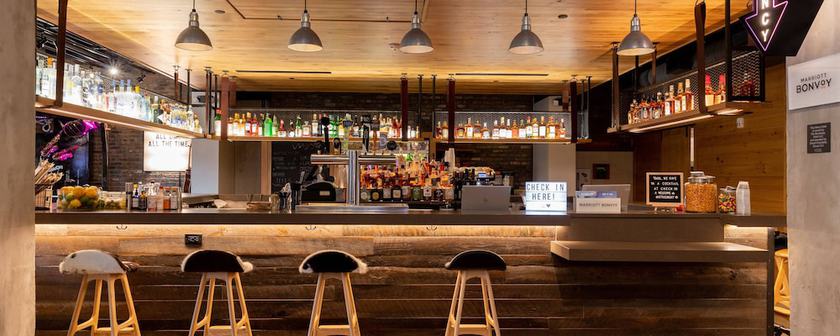 Imagen del bar/restaurante del Hotel Moxy Nashville Downtown. Foto 3
