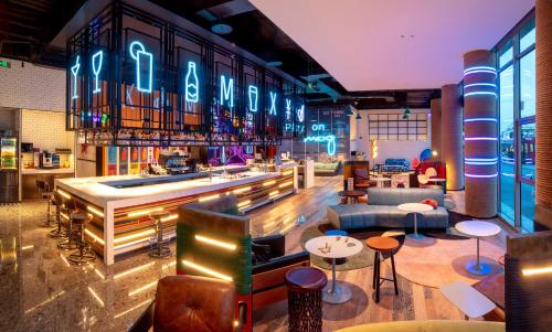 Imagen general del Hotel Moxy Ningbo Old Bund. Foto 6