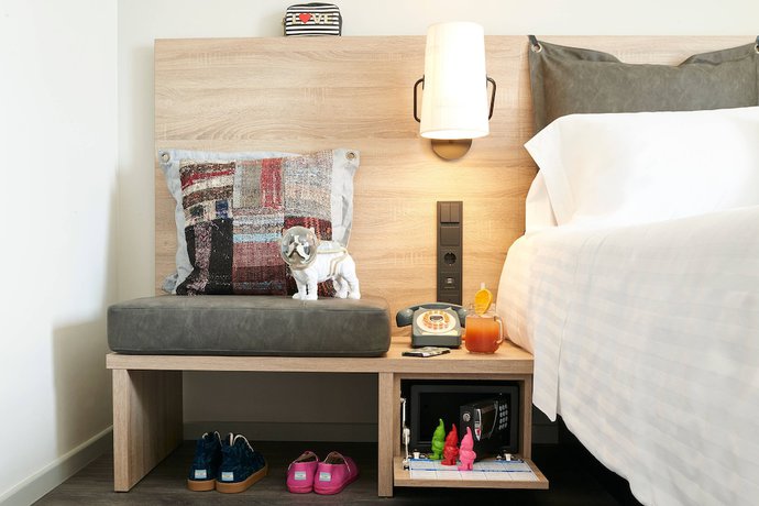 Imagen de la habitación del Hotel Moxy Patra Marina. Foto 7