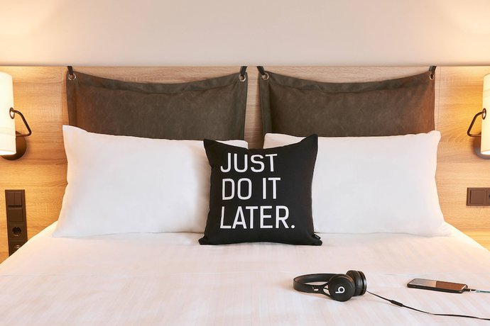 Imagen de la habitación del Hotel Moxy Patra Marina. Foto 12