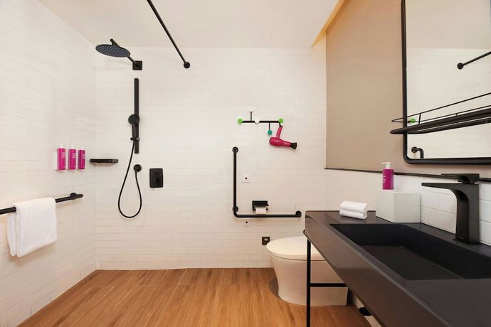 Imagen de la habitación del Hotel Moxy Shanghai Putuo. Foto 3