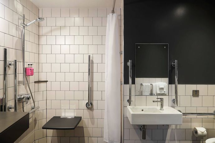 Imagen de la habitación del Hotel Moxy Slough. Foto 8