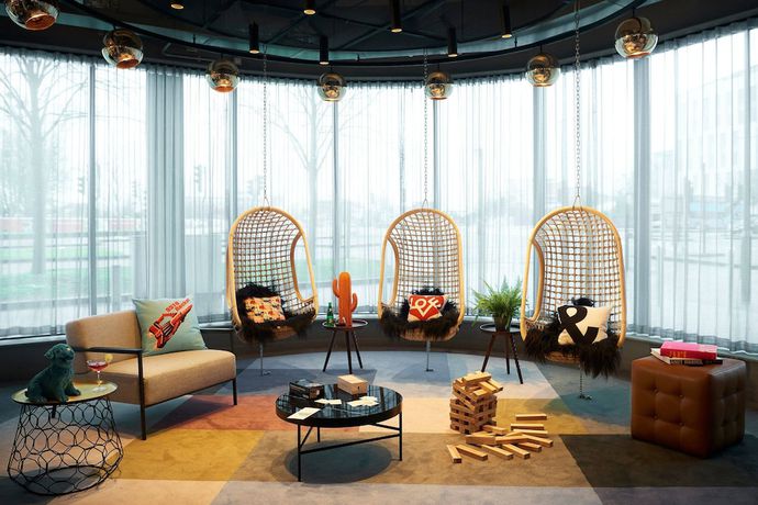 Imagen de los interiores del Hotel Moxy Slough. Foto 17